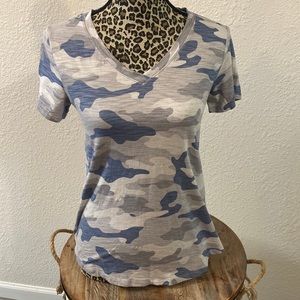 Super cute camo v-neck short sleeve shirt, size xsmall, worn once